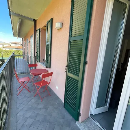 L'ottavia, Front Apartment